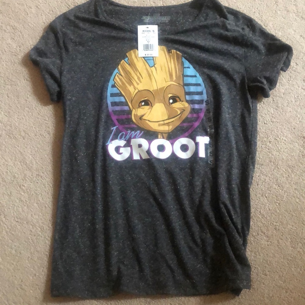 NWT Groot tee. Woman’s size Small